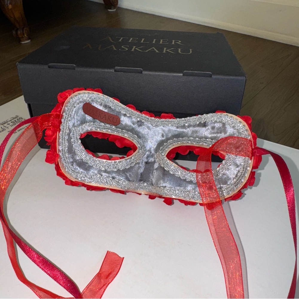 Red Floral Masquerade Mask - Picture 4 of 9